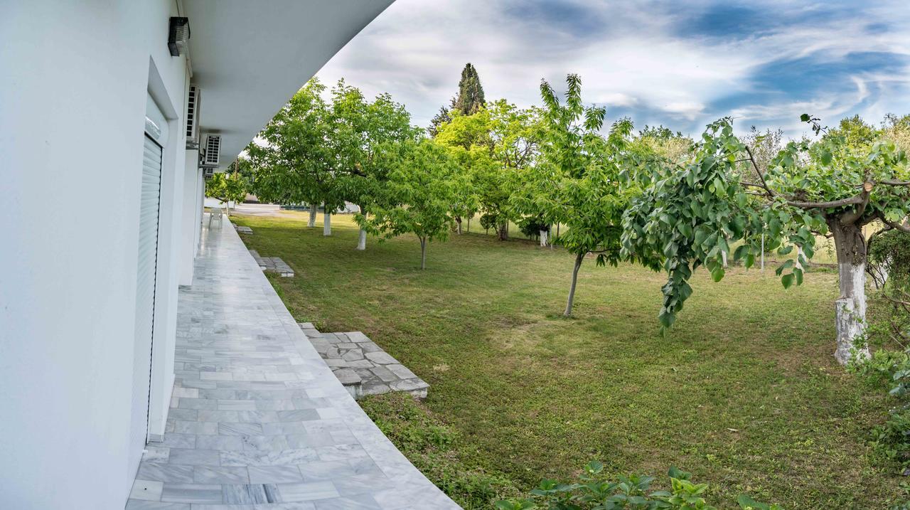 Michalos Apartments Paralía Skotínis Kültér fotó