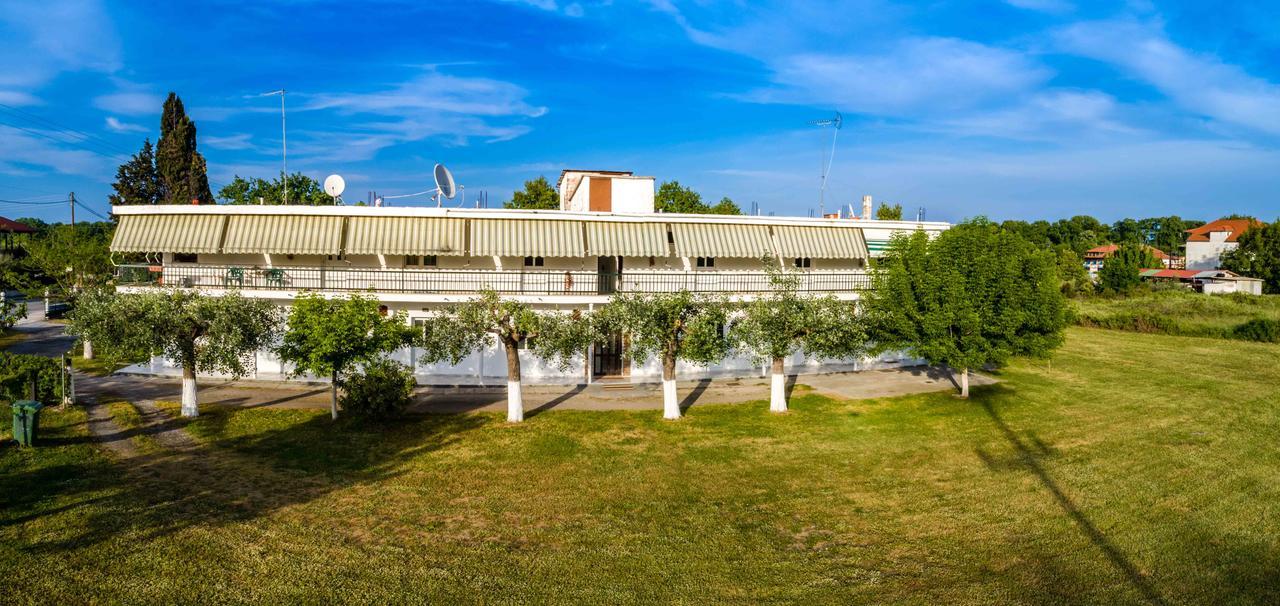 Michalos Apartments Paralía Skotínis Kültér fotó