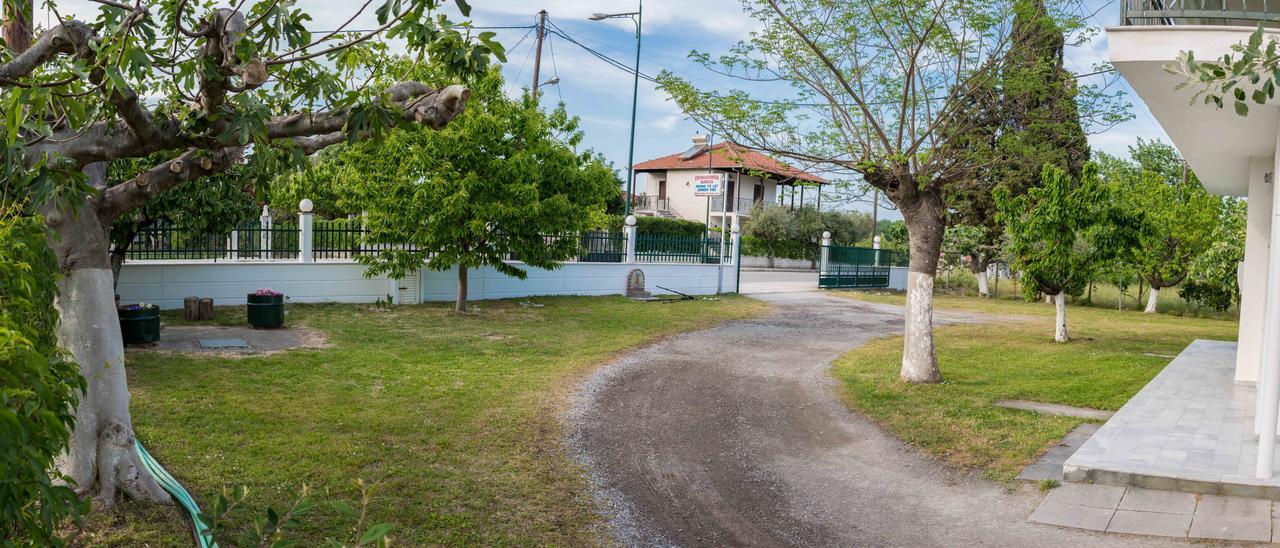 Michalos Apartments Paralía Skotínis Kültér fotó